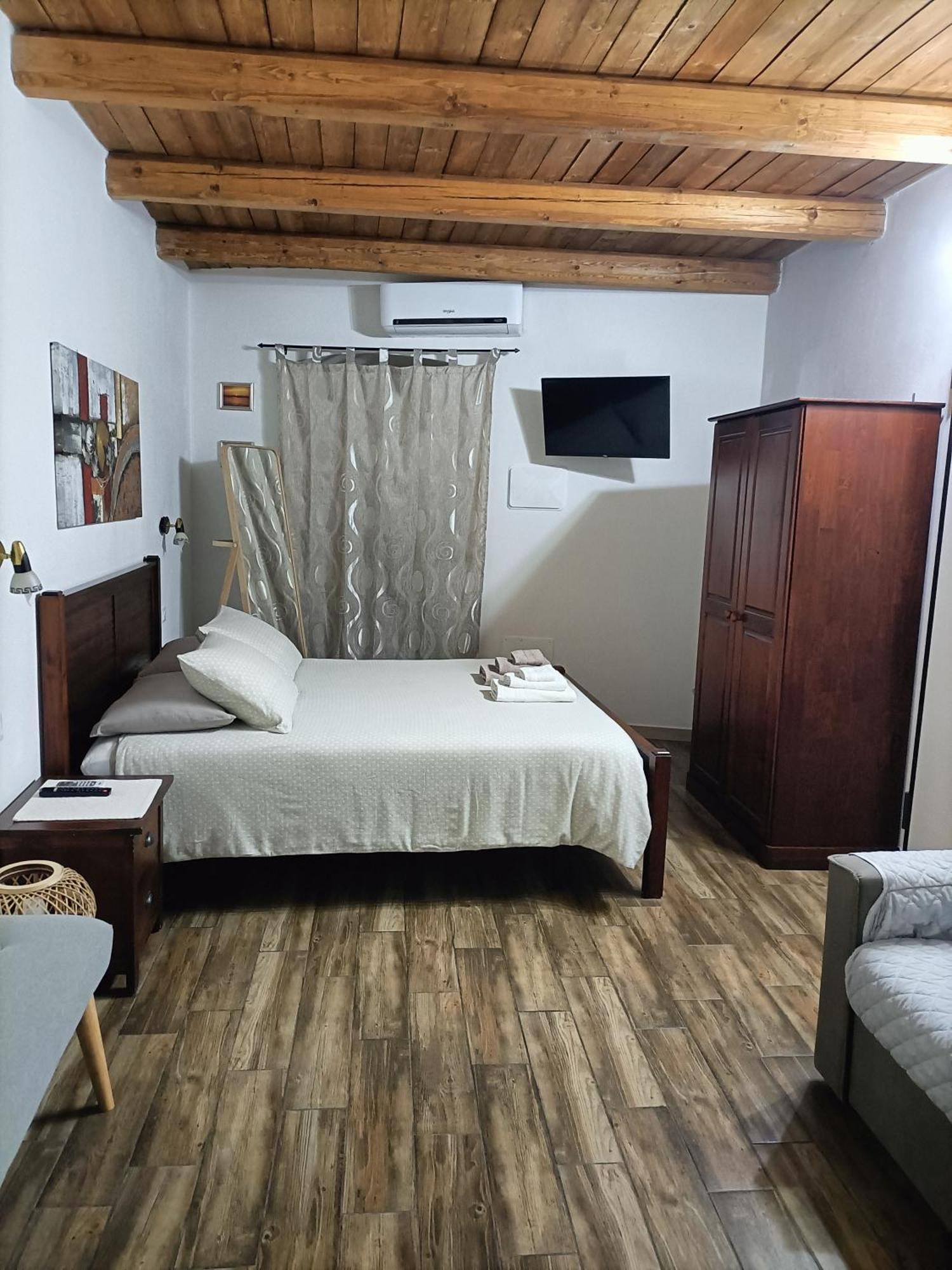 Bed And Breakfast Raggio Di Sole Iglesias Exterior photo