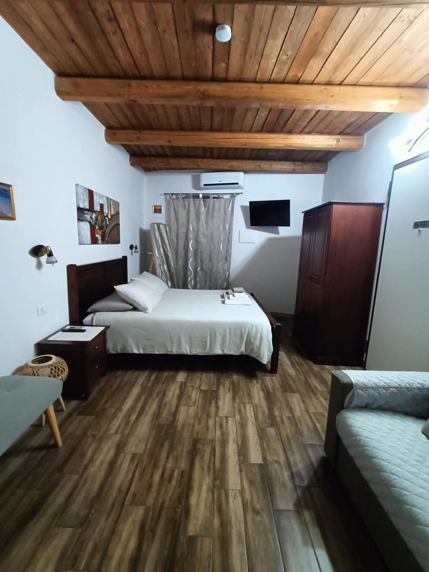 Bed And Breakfast Raggio Di Sole Iglesias Exterior photo