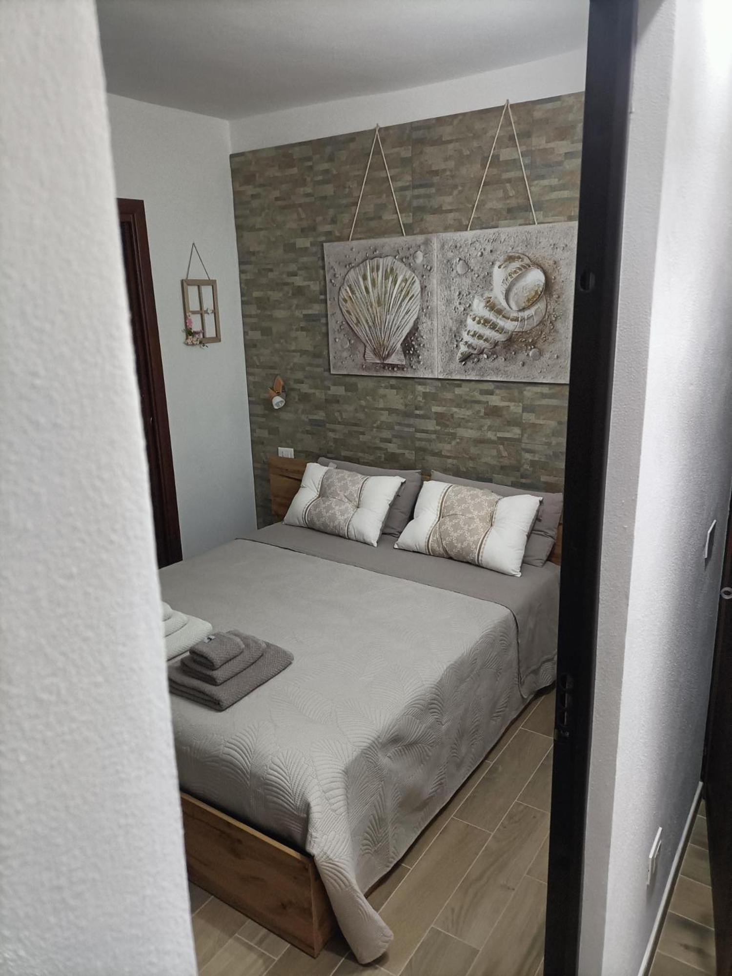 Bed And Breakfast Raggio Di Sole Iglesias Exterior photo