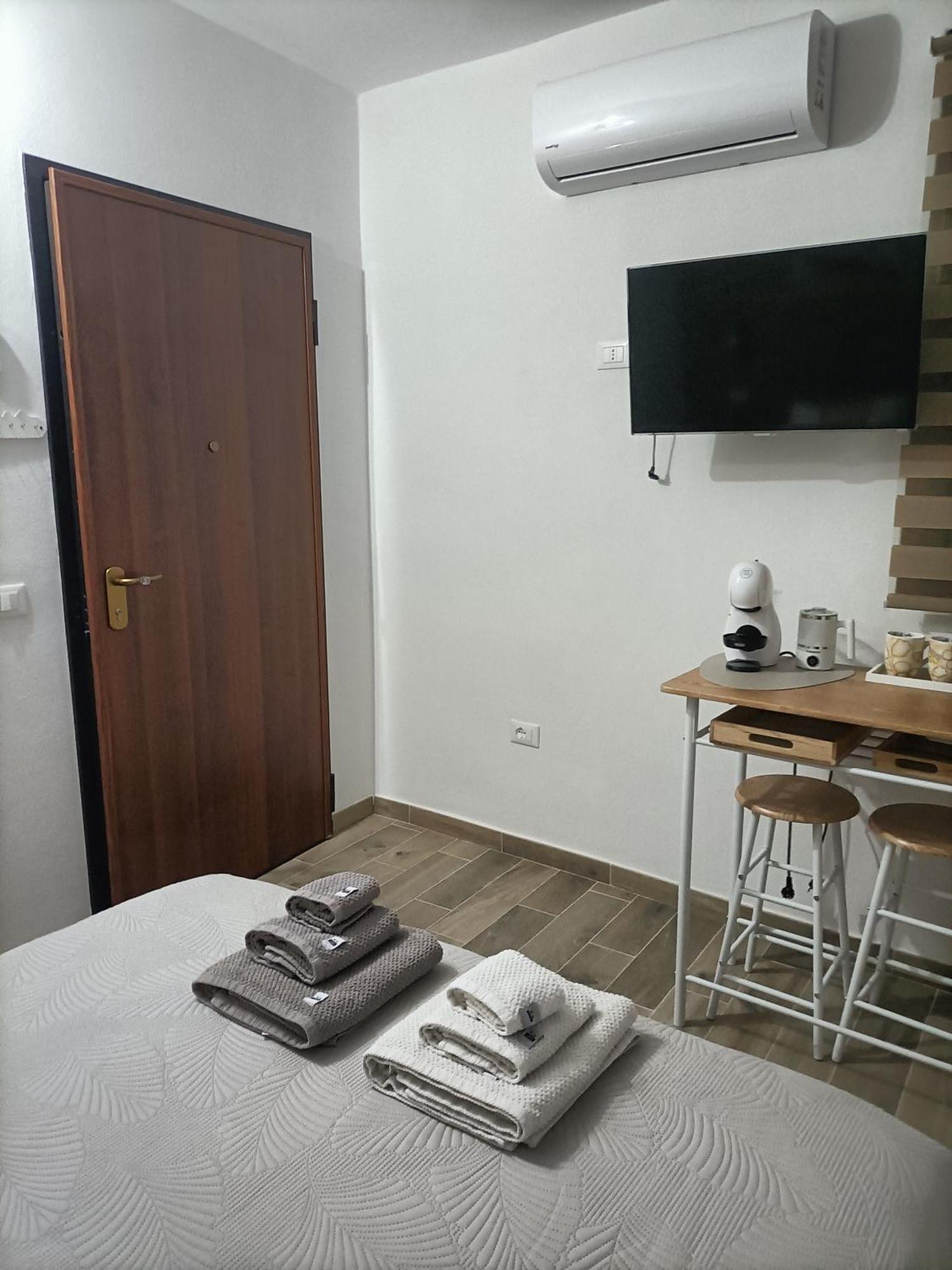 Bed And Breakfast Raggio Di Sole Iglesias Exterior photo