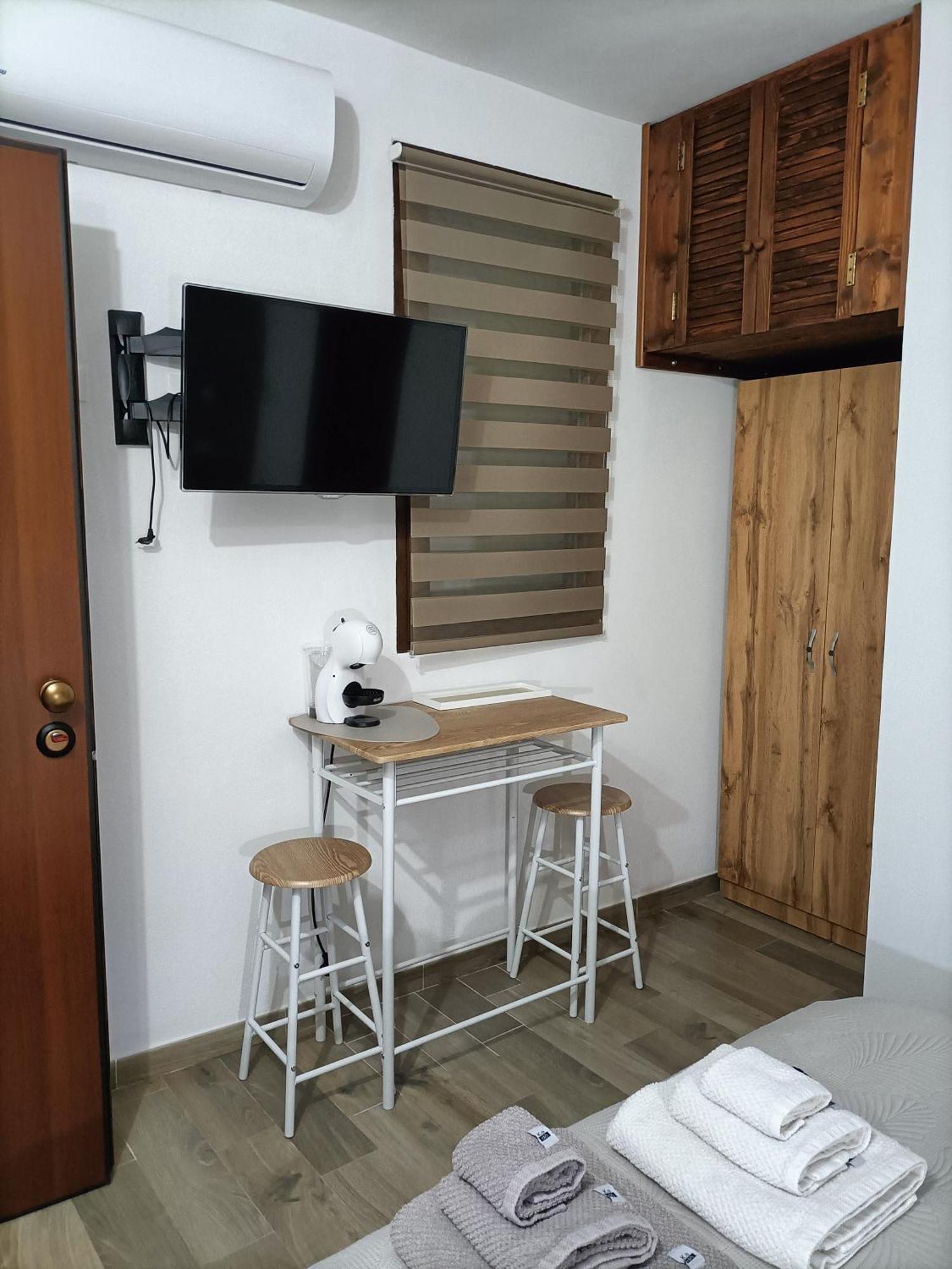 Bed And Breakfast Raggio Di Sole Iglesias Exterior photo